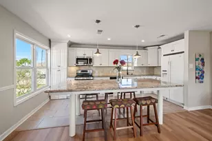 372 Ling St, Hitchcock, TX 77563 - Photo 14