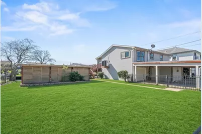 372 Ling Street, Hitchcock, TX 77563 - Photo 4