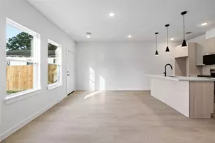 1031 North Ln, Houston, TX 77088 - Photo 10