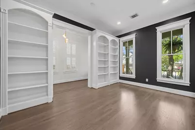 626 E 12th Street, Houston, TX 77008 - Photo 4