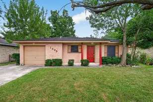 1835 Wren Dr, League City, TX 77573 - Photo 1