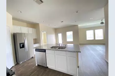 18704 S Portbec Court, New Caney, TX 77357 - Photo 4