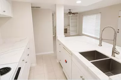 5343 Richmond Avenue #11, Houston, TX 77056 - Photo 10