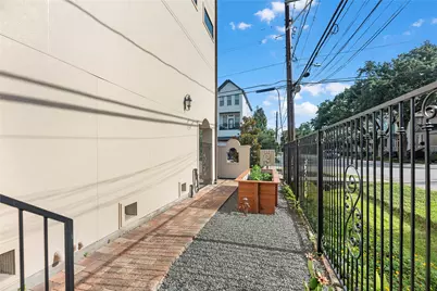 1102 W 15th 1/2 Street #A, Houston, TX 77008 - Photo 6
