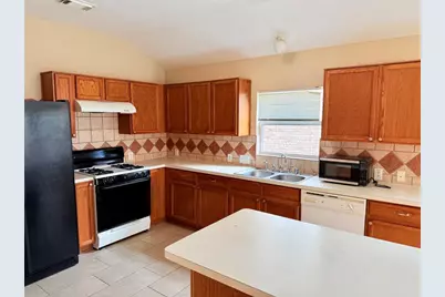 10610 Sugar Place Court, Sugar Land, TX 77498 - Photo 6