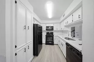 11002 Hammerly Blvd, Houston, TX 77043 - Photo 4