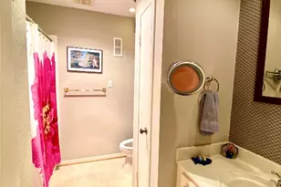 7350 Kirby Dr, Houston, TX 77030 - Photo 8