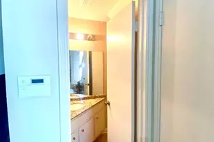 7350 Kirby Dr, Houston, TX 77030 - Photo 2