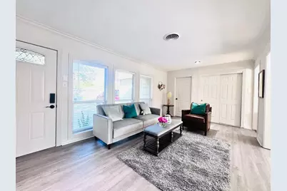 1910 Huge Oaks Street, Houston, TX 77055 - Photo 2