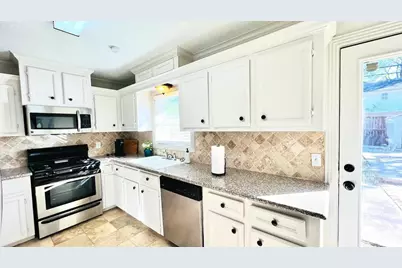 1910 Huge Oaks Street, Houston, TX 77055 - Photo 4