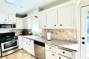 1910 Huge Oaks St, Houston, TX 77055 - Photo 4