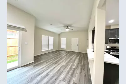 863 B Arbor Pines Ct, Conroe, TX 77303 - Photo 2