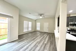 863 B Arbor Pines Ct, Conroe, TX 77303 - Photo 2