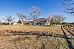 1075 Harrisburg Rd, Brenham, TX 77833 - Photo 40