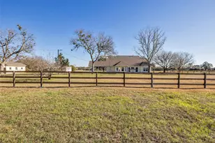 1075 Harrisburg Rd, Brenham, TX 77833 - Photo 30