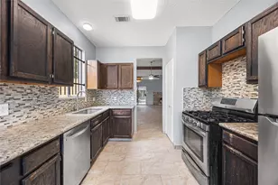 8107 Summer Trail Dr, Houston, TX 77040 - Photo 10