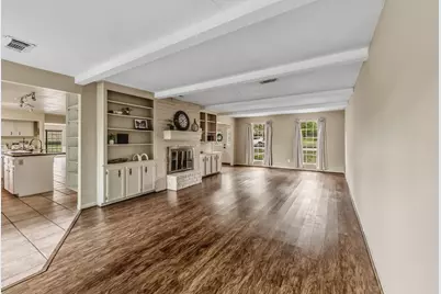 235 Royal Oaks, Huntsville, TX 77320 - Photo 6