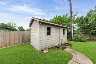 10822 Spruce Dr S, La Porte, TX 77571 - Photo 32