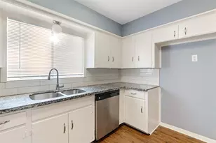 10502 Royal Oaks Dr, Houston, TX 77016 - Photo 6