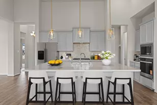 2302 Gleaming Pear Dr, Manvel, TX 77578 - Photo 2