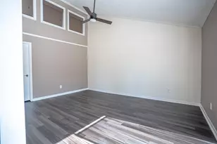 928 Memorial Village Dr, Houston, TX 77024 - Photo 10