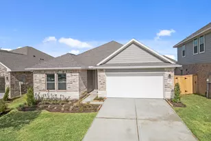 1915 Stargazer Ln, Angleton, TX 77515 - Photo 2