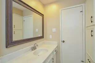 3027 Colonial Dr, Sugar Land, TX 77479 - Photo 24
