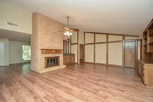 3027 Colonial Dr, Sugar Land, TX 77479 - Photo 14