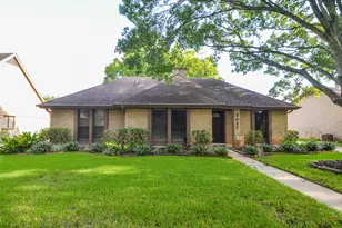 3027 Colonial Dr, Sugar Land, TX 77479 - Photo 2