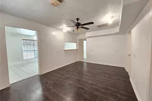 9621 Sweetwater Ln, Houston, TX 77037 - Photo 4