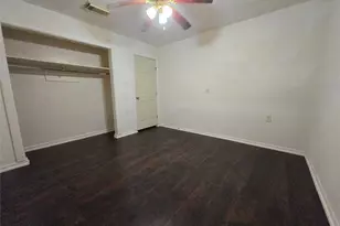 9621 Sweetwater Ln, Houston, TX 77037 - Photo 12