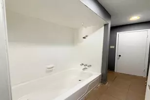 7700 Creekbend Dr, Houston, TX 77071 - Photo 10