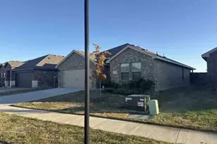 1748 Duskwood Dr, Lancaster, TX 75146 - Photo 2