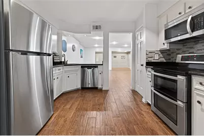 5530 Holly Street #F, Houston, TX 77081 - Photo 4