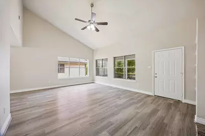 229 E Forest Avenue, Shoreacres, TX 77571 - Photo 4
