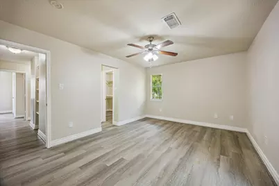 229 E Forest Avenue, Shoreacres, TX 77571 - Photo 8