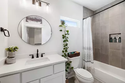 817 W 19th Street, Houston, TX 77008 - Photo 20
