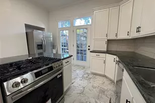 3215 Ave P 1/2, Galveston, TX 77550 - Photo 10