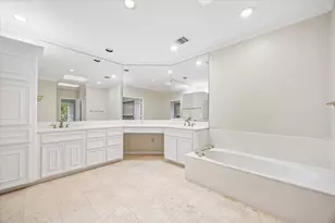 1721 Nantucket Dr, Houston, TX 77057 - Photo 8