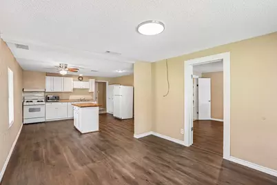 2606 2nd Avenue N, Texas City, TX 77590 - Photo 8