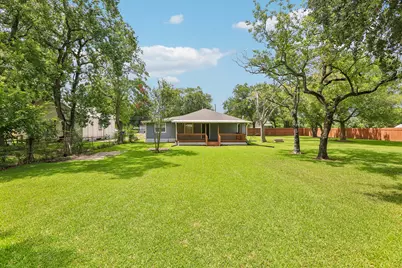 2606 2nd Avenue N, Texas City, TX 77590 - Photo 4