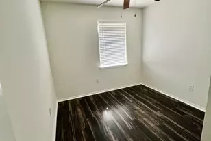 802 E Stadium Ct, Friendswood, TX 77546 - Photo 12