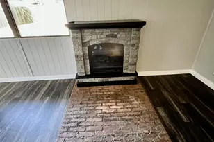 802 E Stadium Ct, Friendswood, TX 77546 - Photo 8