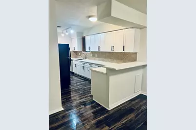 802 E Stadium Court, Friendswood, TX 77546 - Photo 2