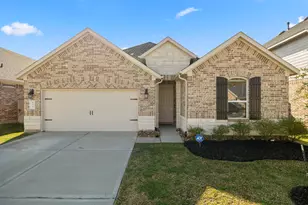 573 Newcomb Holw Dr, Conroe, TX 77304 - Photo 2
