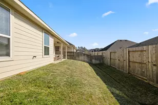 573 Newcomb Holw Dr, Conroe, TX 77304 - Photo 36