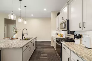 573 Newcomb Holw Dr, Conroe, TX 77304 - Photo 8