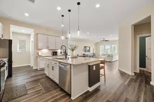 573 Newcomb Holw Dr, Conroe, TX 77304 - Photo 6