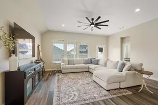 573 Newcomb Holw Dr, Conroe, TX 77304 - Photo 16