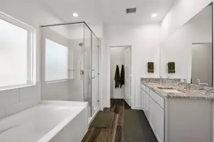 573 Newcomb Holw Dr, Conroe, TX 77304 - Photo 22